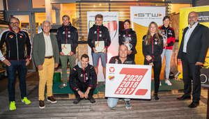 HSV Triathlon Kärnten feiert Vereinscupsieg 2020 (© HSV)
