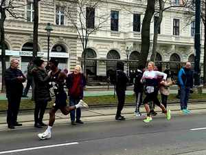 Hauser gewinnt Silvesterlauf in Wien (© privat)