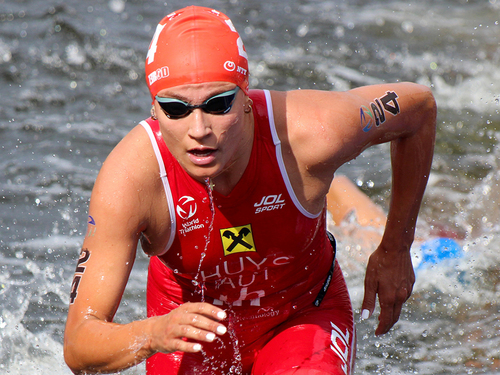 Huys stieg als Zweite bei WM aus dem Wasser (© triathlon pics/Seele)